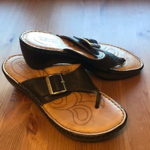 Born sandals